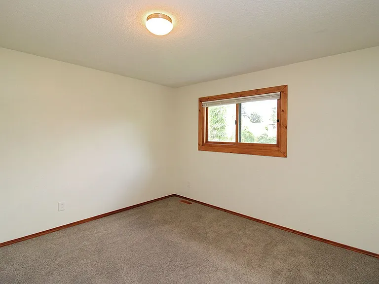 12047 SE 115th Ave — Photo 24