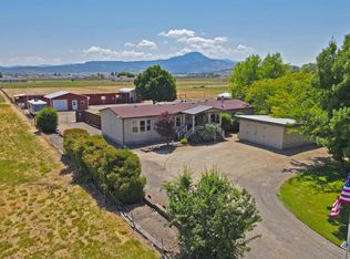 5864 Peace Ln, Central Pt, OR 97502