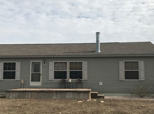 6850 Meacham Rd, Kinmundy, IL 62854