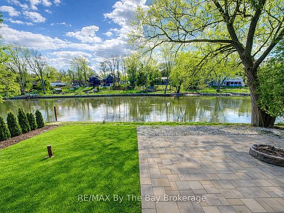 3rd image of 646 Oxbow Park Dr