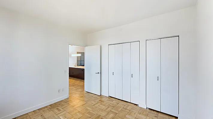 Rented by Compass | media 7