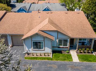 1816 Appaloosa Dr, Naperville, IL 60565