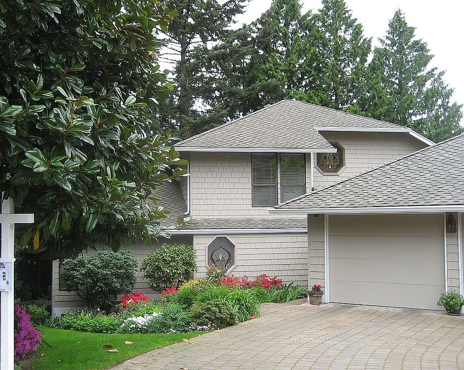1st image of 10805 NE 39th Pl