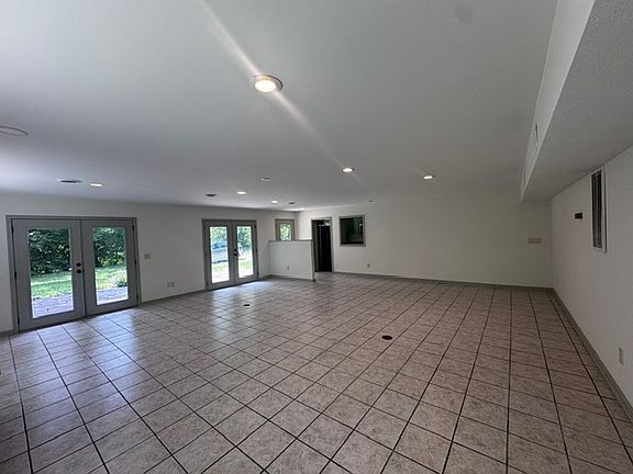 3rd image of 8664 Poplar Creek Rd