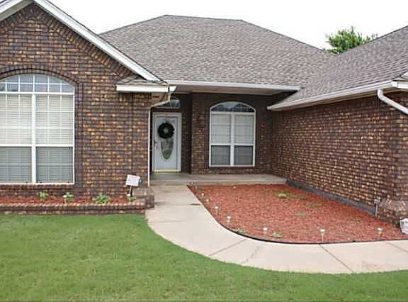 2nd image of 1805 Parkway Dr