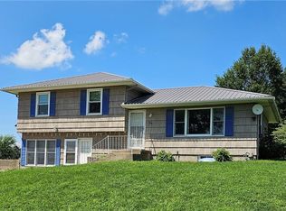 105 E Willow St, Waverly, MO 64096
