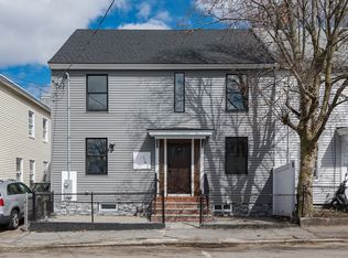142 Concord St, Lowell, MA 01852