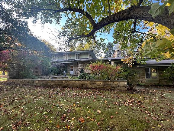4th image of 245 Park Dr