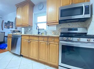 46-07 Newtown Rd #2R, Astoria, NY 11103