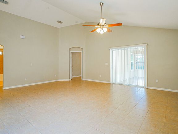 4th image of 241 Mystic Castle Dr