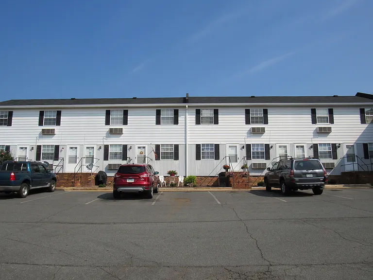 1418 Sunshine Dr — Photo 4