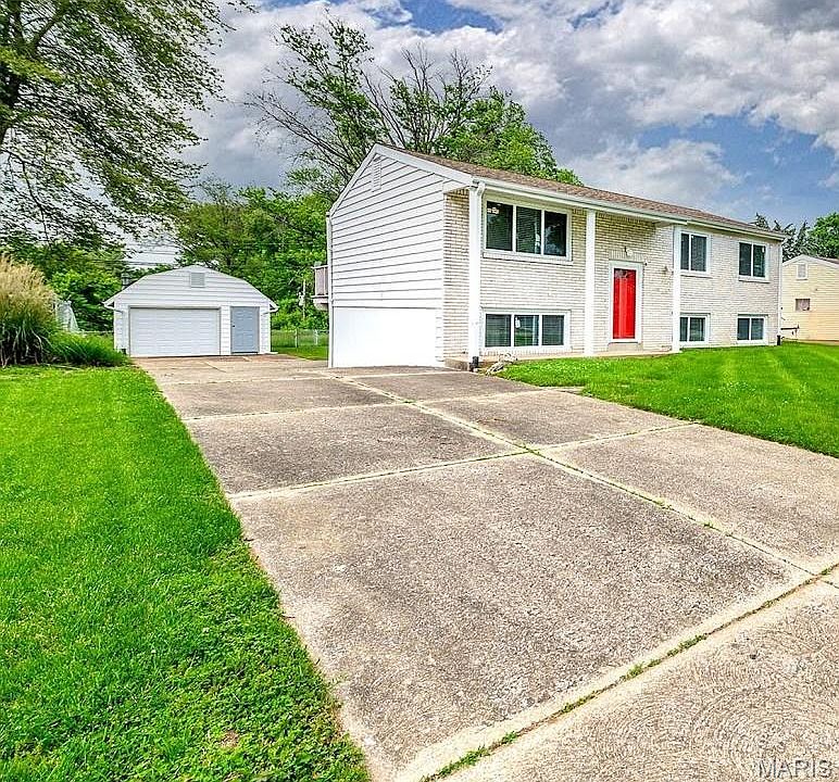 11959 Green Cove Ln, Maryland Heights, MO 63043 | Zillow