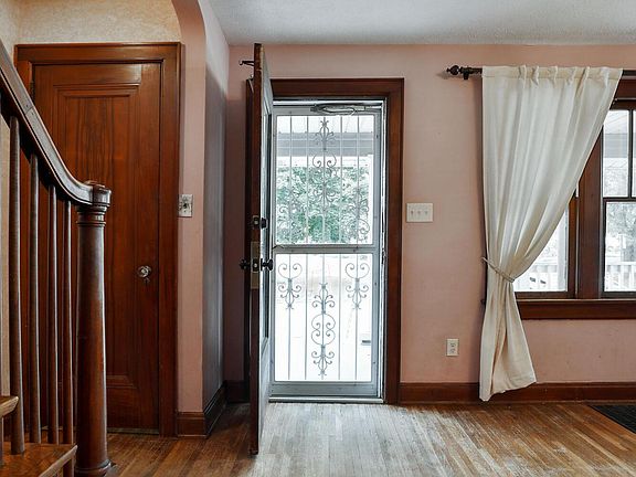 3rd image of 448 Woodbury Ave