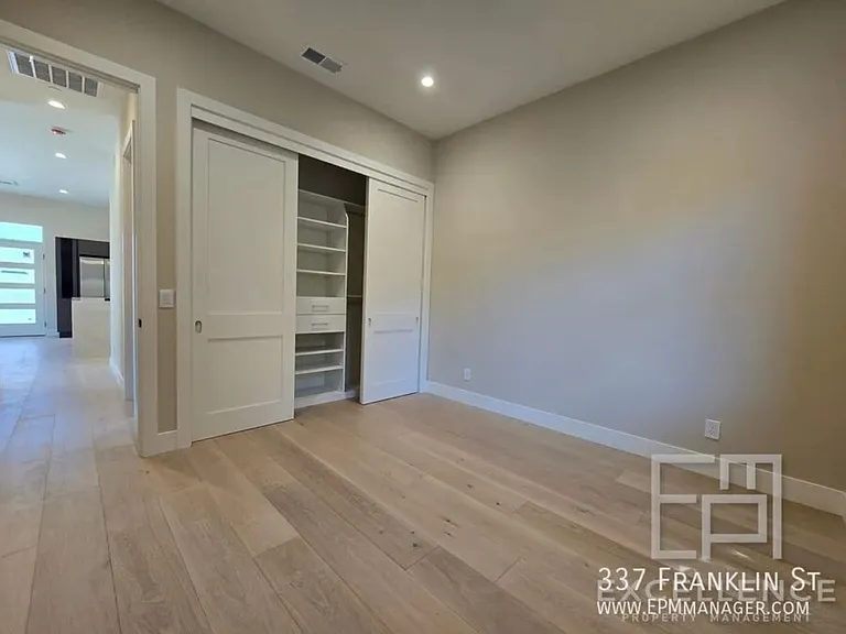 337 Franklin St — Photo 5