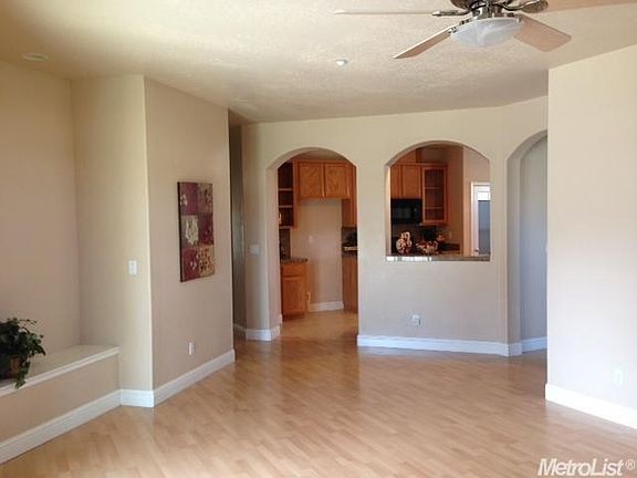 4th image of 765 Laugenour Dr