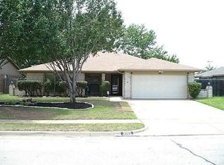 3505 Murphy Dr, Bedford, TX 76021