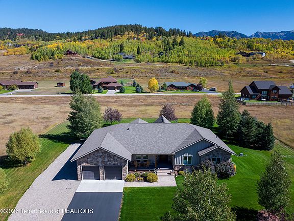 2nd image of 122 Badger Rd