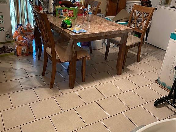 4th image of 3525 Crestwood Dr