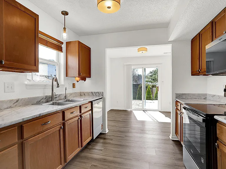 5611 W Tensleep Rd — Photo 10