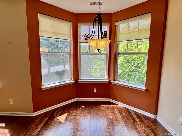 8 Green Ct — Photo 19