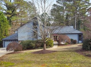 3390 Northumberland Pl, Roswell, GA 30075