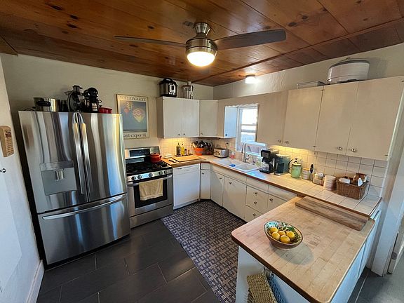 2nd image of 209 E Park Ave