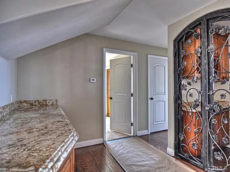 621 Loretta Dr — Photo 10