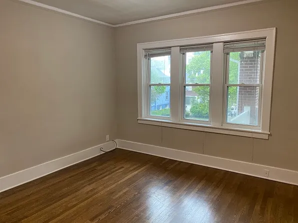 1026 Lakepointe St #3, Grosse Pointe, MI 48230