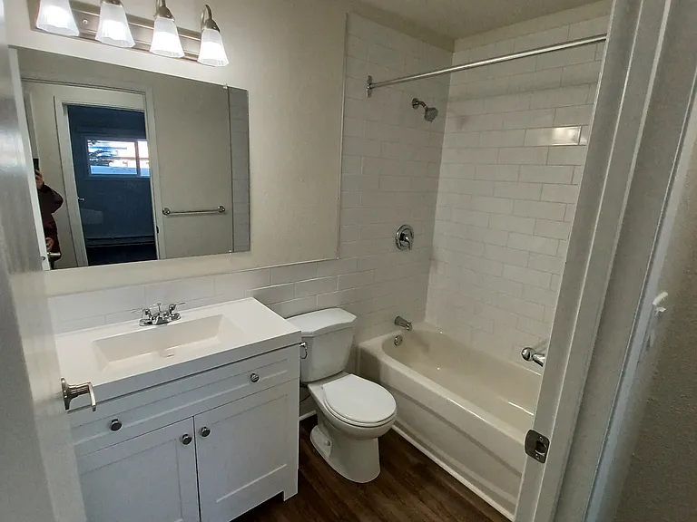 4001 Enemark Cres — Photo 38