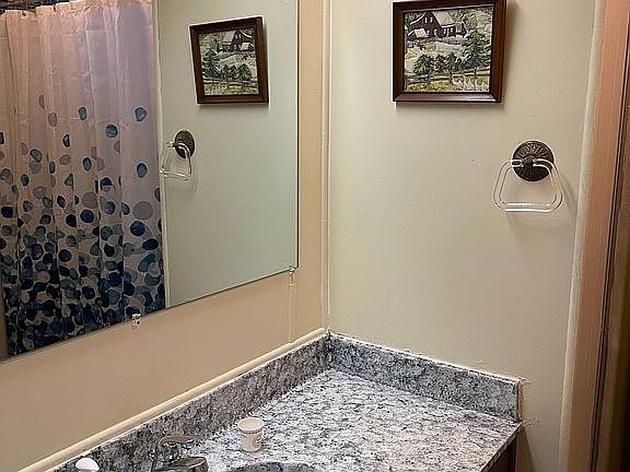 5th image of 218 Ponderosa Dr