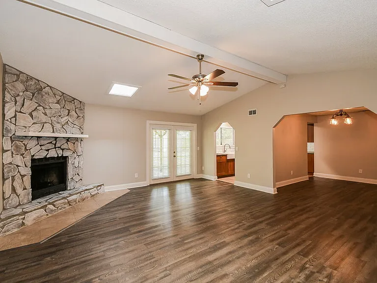 6020 Pine Ave — Photo 3