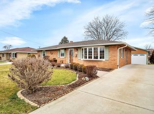 520 Chaney Ave, Crest Hill, IL 60403