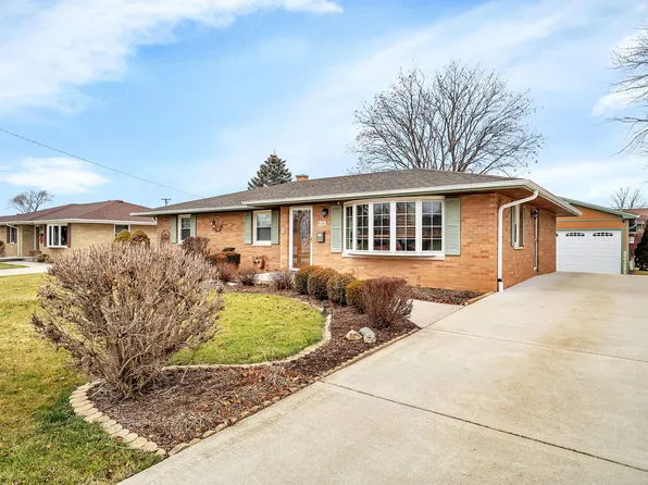 520 Chaney Ave, Crest Hill, IL 60403