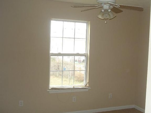3rd image of 212 Ashville Dr