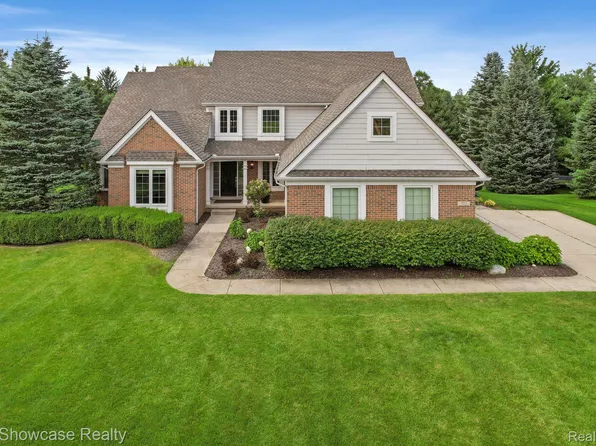 322 Carnoustie, Highland, MI 48357