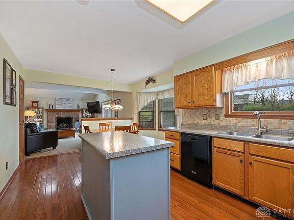 3rd image of 5344 Barkwood Dr
