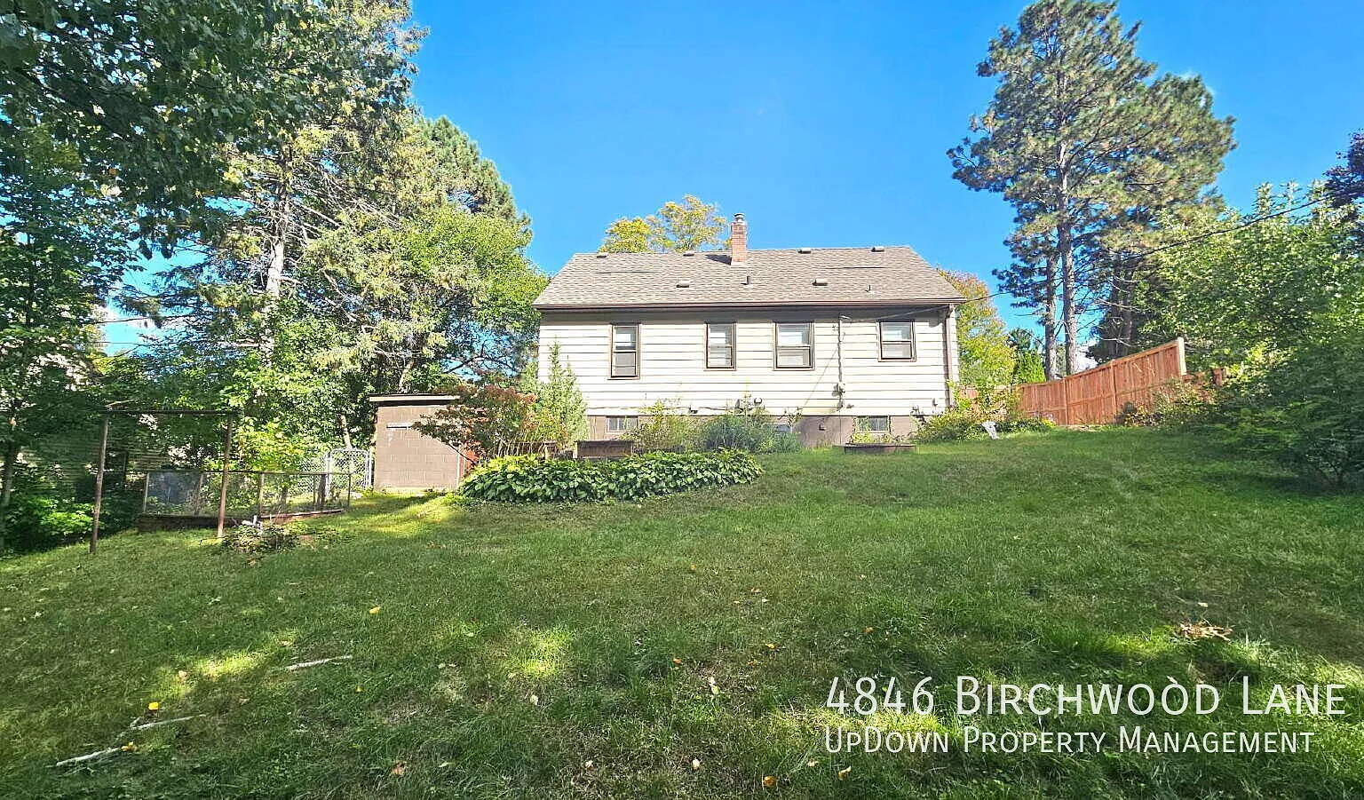 Minnetonka Home: 3-Bedroom Retreat with Finished Basement & Hardwood Floors available now — Photo 3