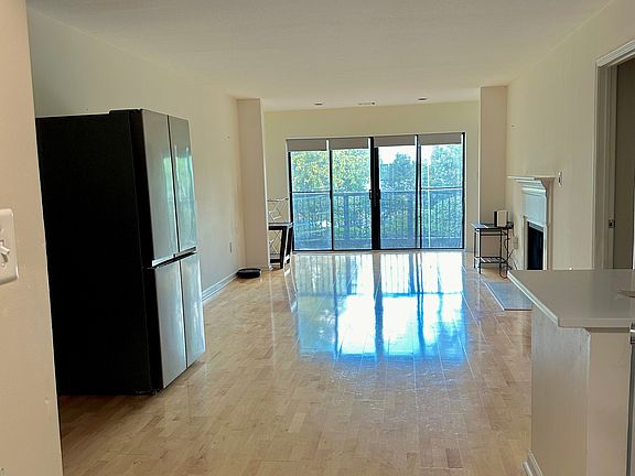 3rd image of 1116 Pine Heights Dr NE #1116