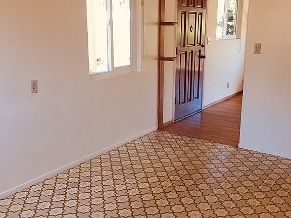 5th image of 501 Spruce St