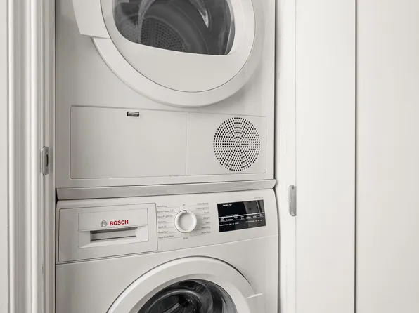 44-27 Purves Street image 9 of 10