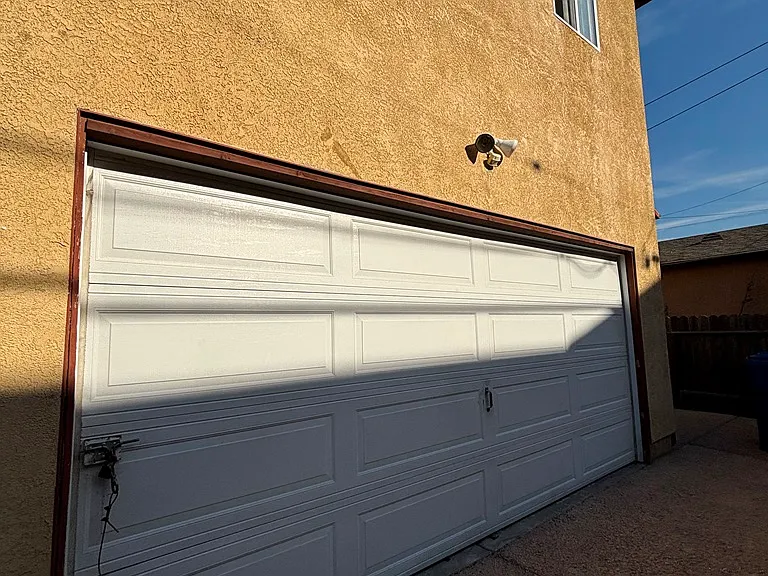 956 W 43rd Pl — Photo 3