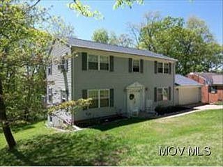 3rd image of 13 Woodland Park Dr