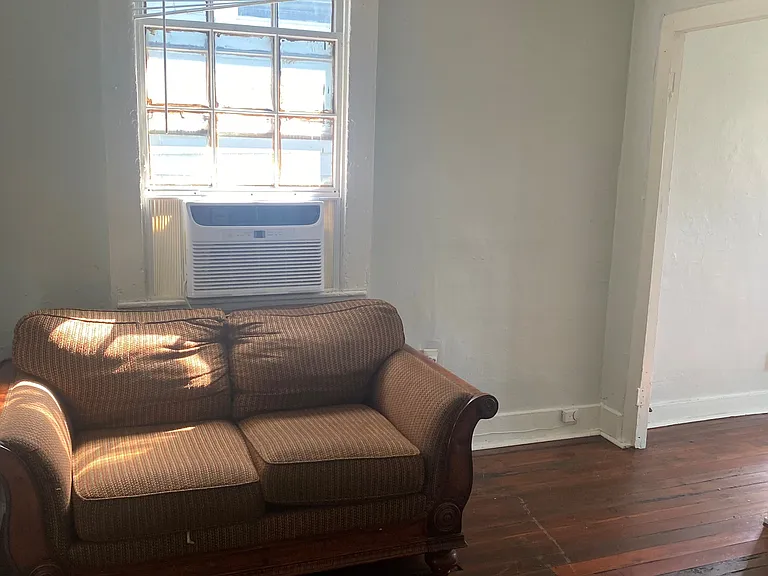 2219 S Liberty St #7 — Photo 4
