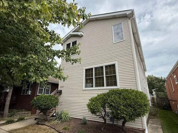 2425 Hessing St, River Grove, IL 60171