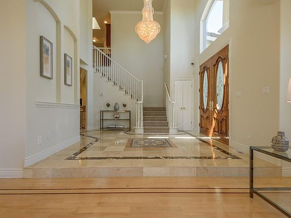 3rd image of 10220 Dubon Ave