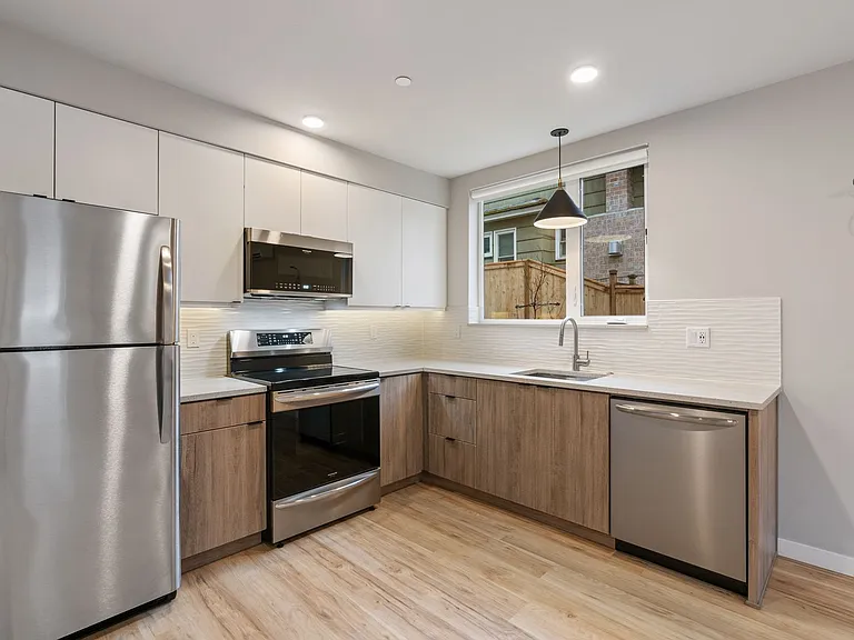 5480-5490 NE 18th Ave #1820-1840 — Photo 7