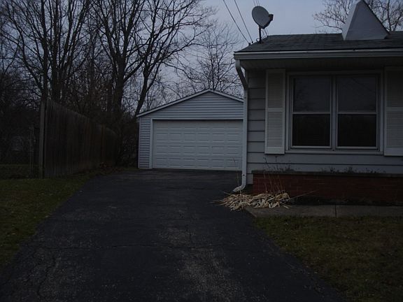 3rd image of 3102 Elkhorn Dr