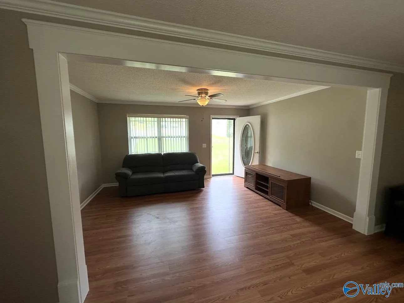 3 bed, 1056 sqft, $1,350 — Photo 3