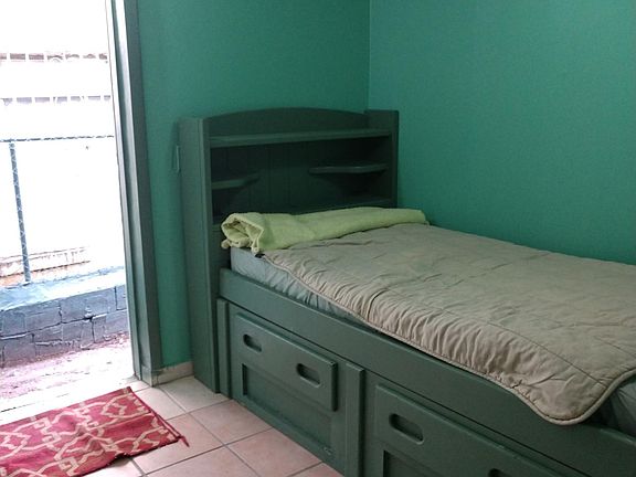Cama incluida con colchoneta.