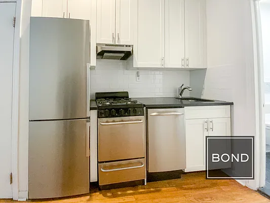 Rented by Bond New York | media 25